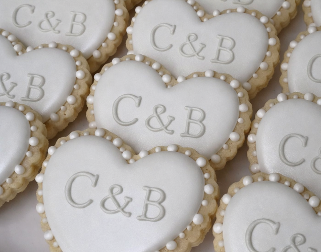 Initials and pearls cookies